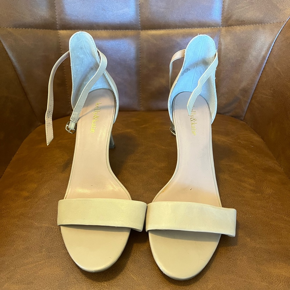 Kelly and Katie nude heels